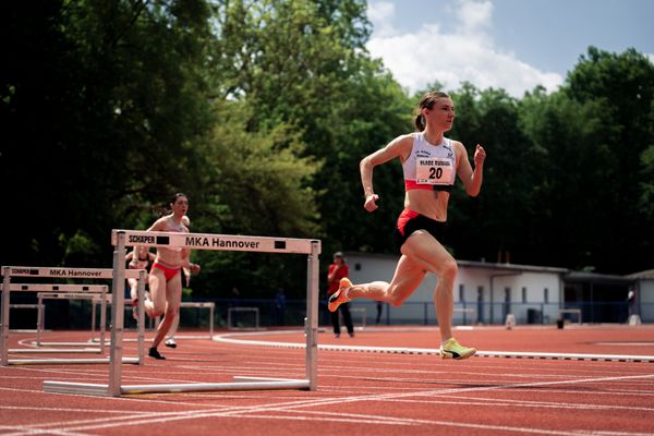 Karolina  Pahlitzsch (LG Nord Berlin) ueber 400m Huerden am 14.05.2022 beim Nationalen Leichtathletik-Meeting im Erika-Fisch-Stadion in Hannover